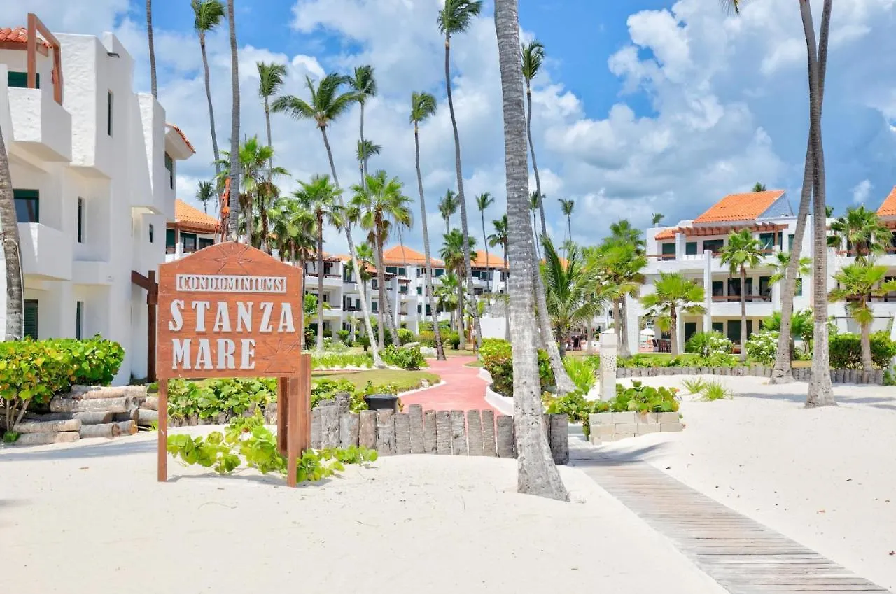 Beautiful Beachfront Apartment With Unique Ocean Views - Stanza D301 location